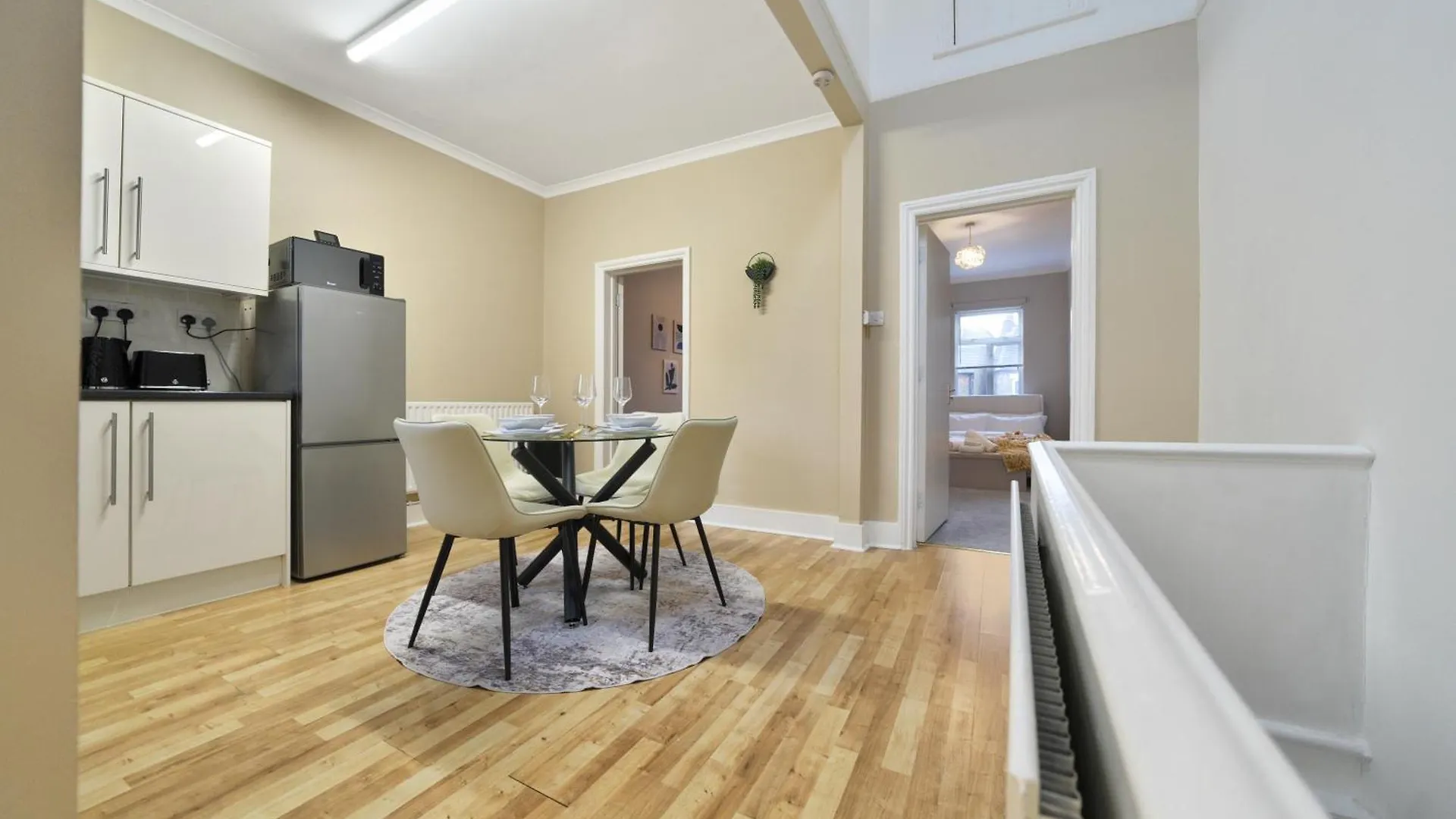 Stunning Two Bed Property In West Lnd, Near Train Station Hanwell 0*,  United Kingdom